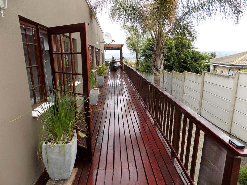 3 Bedroom Property for Sale in Fraaiuitsig Western Cape